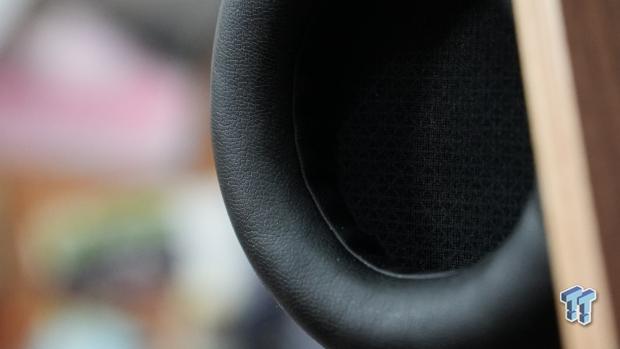 Open Gallery Corsair Virtuoso RGB Wireless XT Gaming Headset Review 10