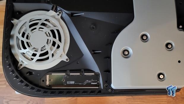 Kingston KC3000 512GB SSD Review - Small and Speedy 07