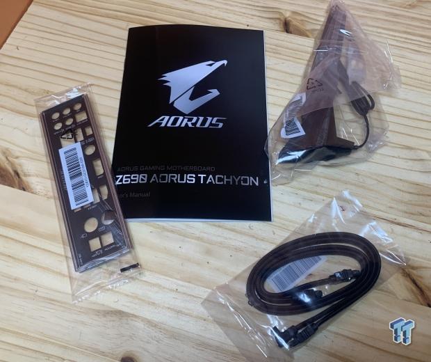 GIGABYTE Z690 AORUS Tachyon Motherboard Review 07