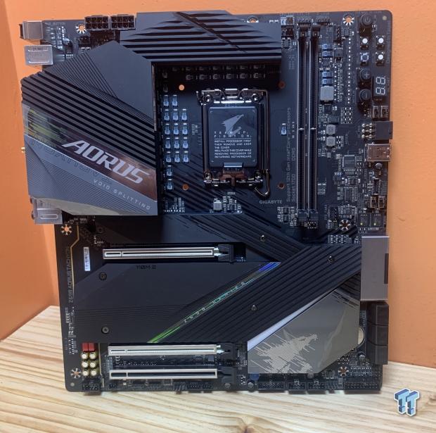 GIGABYTE Z690 AORUS Tachyon Motherboard Review 08