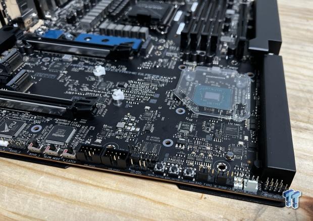 ASUS ROG Z690 Maximus Extreme Glacial Motherboard Review 13