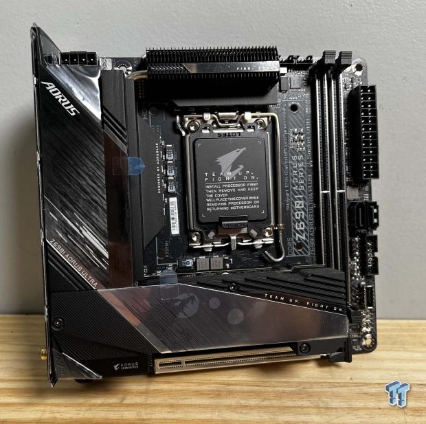 AORUS Z690i Ultra Plus Motherboard Review 08