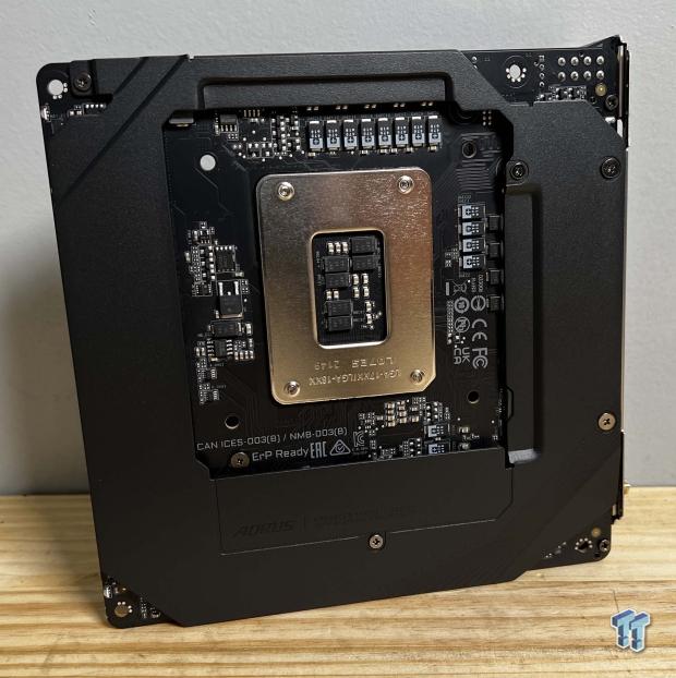 AORUS Z690i Ultra Plus Motherboard Review 09