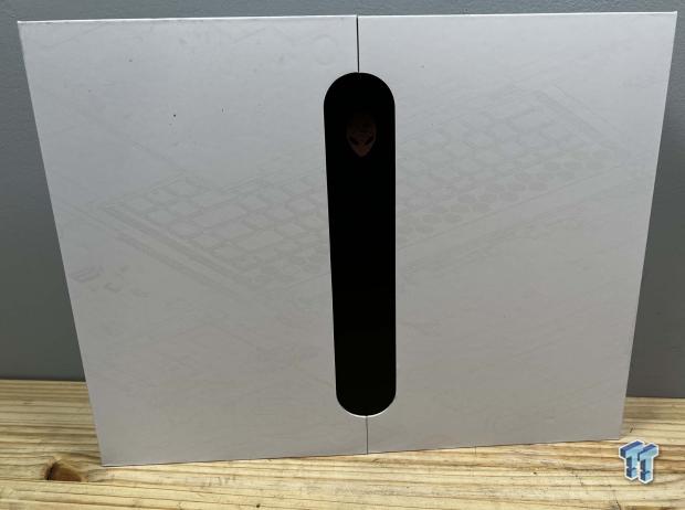 Alienware X15 R2 (2022) Gaming Laptop Review 05 | TweakTown.com