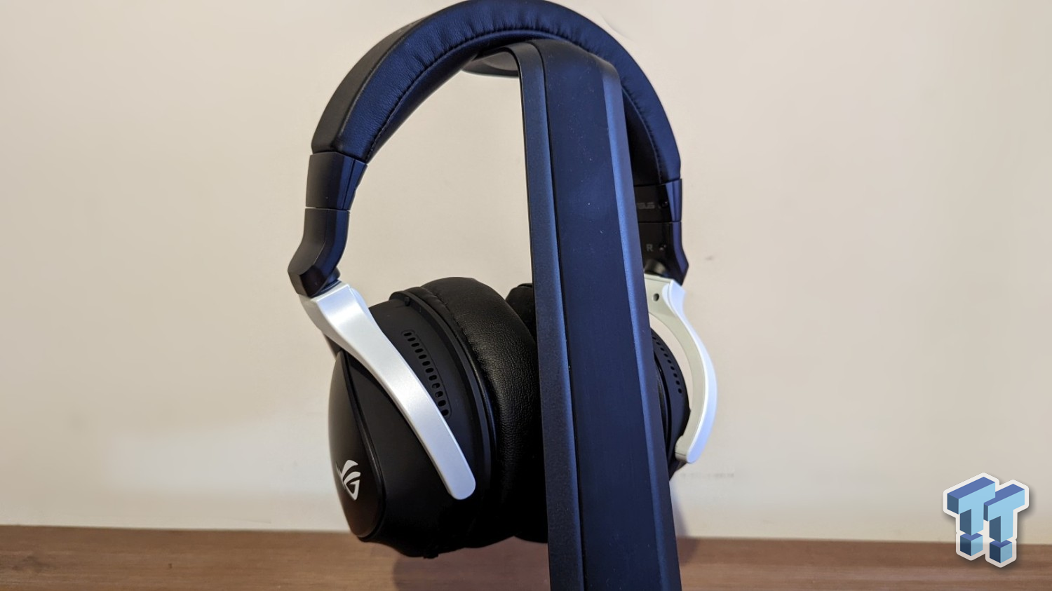 Asus ROG Delta S Wireless review: Test of the gaming headset