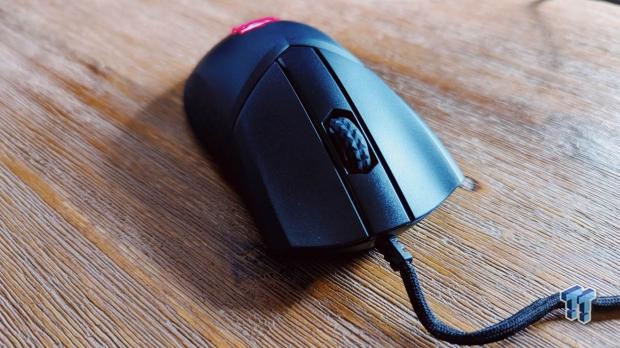 MSI Clutch GM31 Lightweight Wired Gaming Mouse Review 8