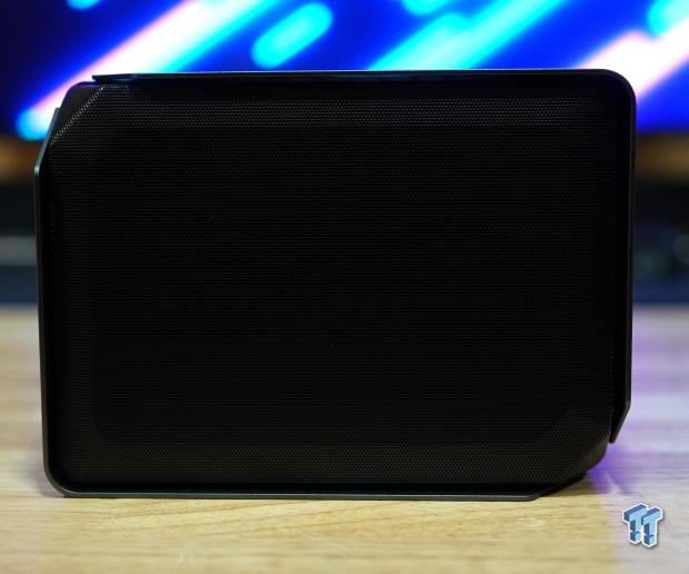 Cooler Master NCORE 100 MAX mITX Chassis Review 10