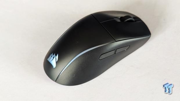 Corsair M75 WIRELESS Lightweight RGB Mouse Review 12