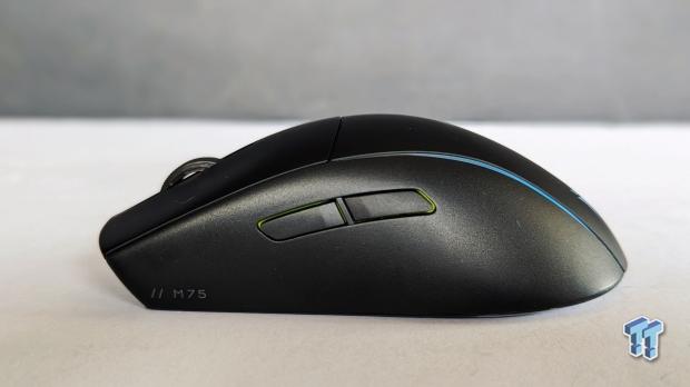 Corsair M75 WIRELESS Lightweight RGB Mouse Review 4