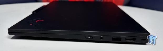 Lenovo ThinkPad X1 Carbon Gen 12 Review 08