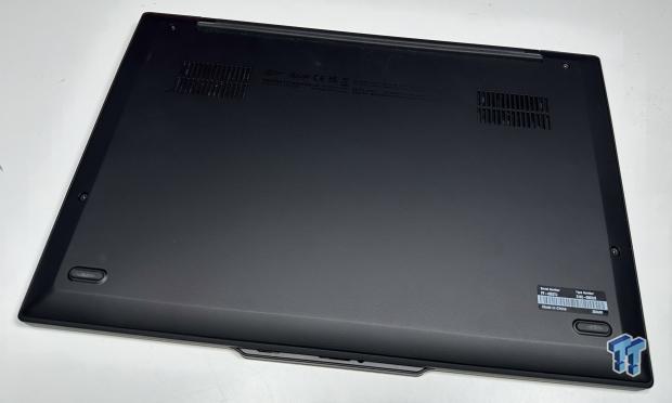 Lenovo ThinkPad X1 Carbon Gen 12 Review 09
