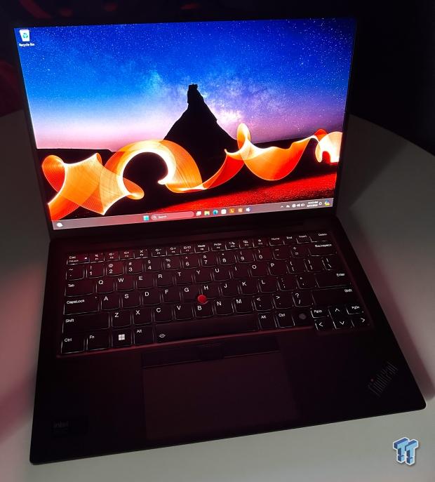Lenovo ThinkPad X1 Carbon Gen 12 Review 12