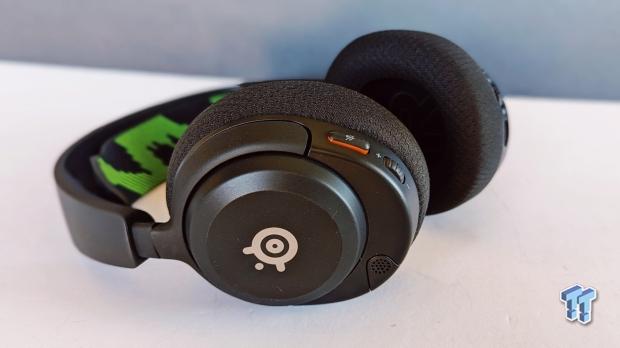 SteelSeries Arctis Nova 4X Wireless Gaming Headset Review 7