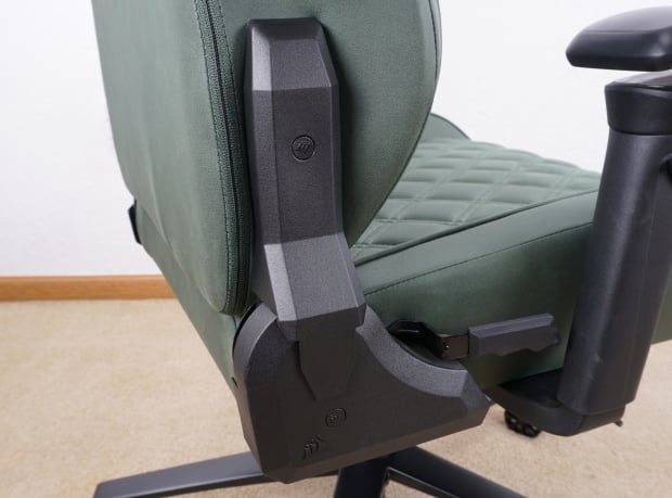 Corsair TC500 LUXE Gaming Chair Review 24