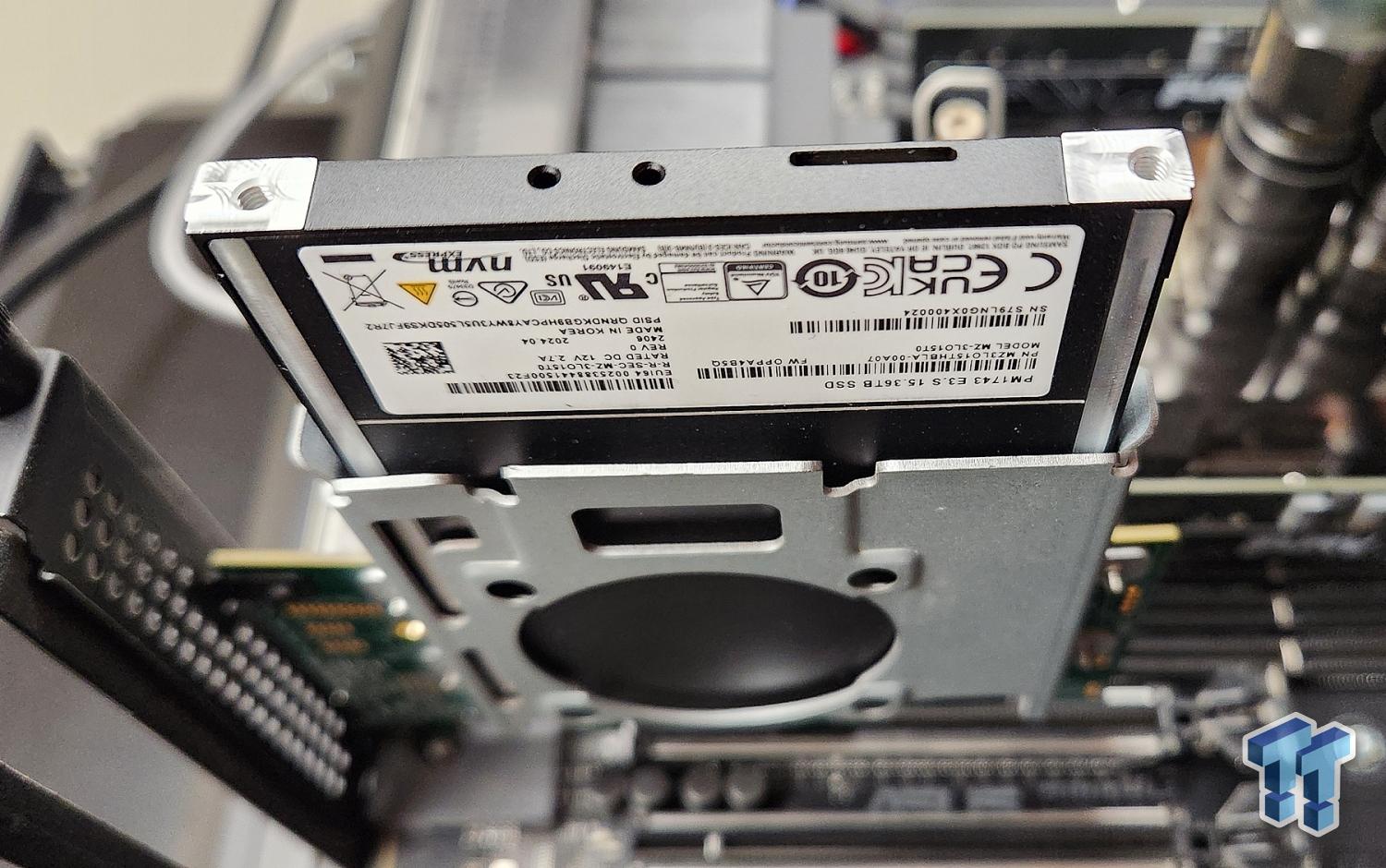 Samsung PM1743 E3.S 15.36TB Enterprise SSD Review - High-Capacity
