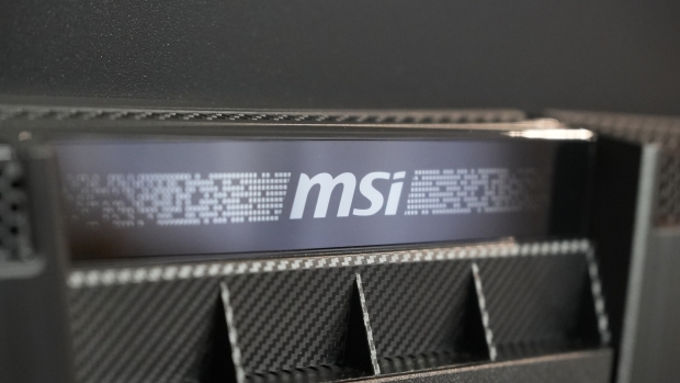 MSI MPG 272URX QD-OLED Gaming Monitor Review - God-level Gaming 24