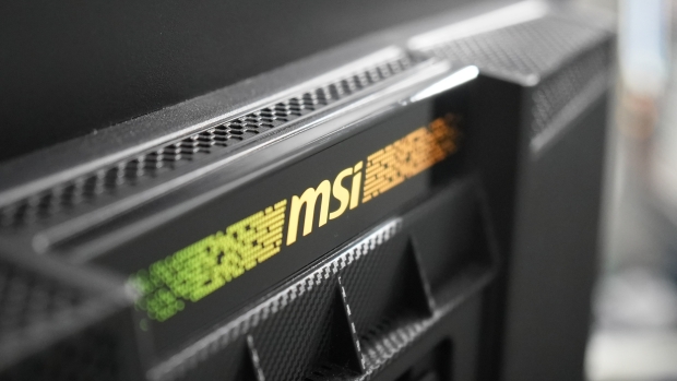 MSI MPG 272URX QD-OLED Gaming Monitor Review - God-level Gaming 43