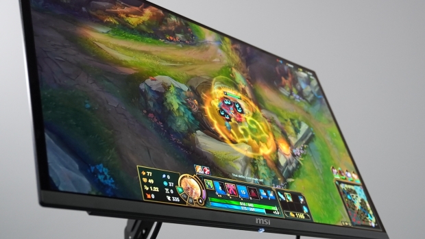 MSI MPG 272URX QD-OLED Gaming Monitor Review - God-level Gaming 44