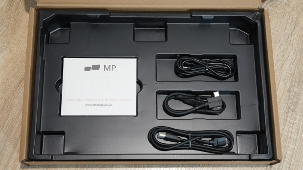 Duex Float 15.6 Portable Monitor Review - A Permanent Addition to My Tech Travel Bag 23