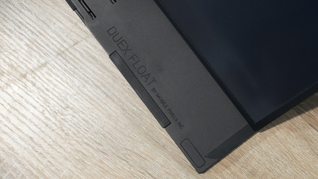 Duex Float 15.6 Portable Monitor Review - A Permanent Addition to My Tech Travel Bag 43