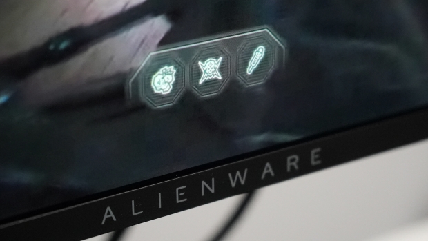 Alienware AW2725Q Gaming Monitor Review - 4K 240Hz for $899 60