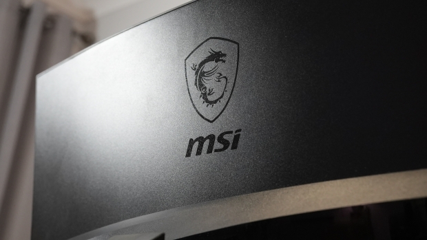 MSI MAG 321CUPDF Review - World's First Dual-Mode Curved Gaming Monitor 34