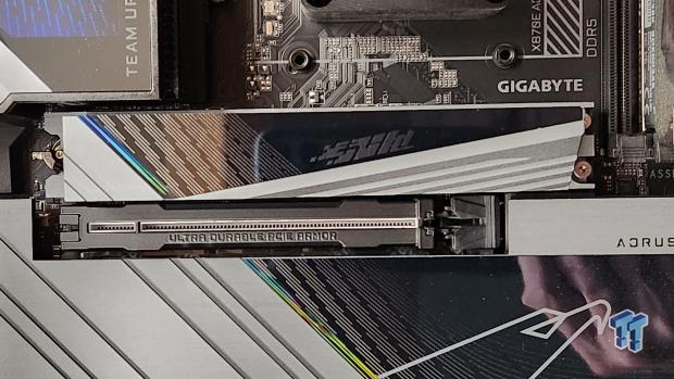 Sandisk WD_BLACK SN8100 2TB SSD Review - Approaching Optane 44