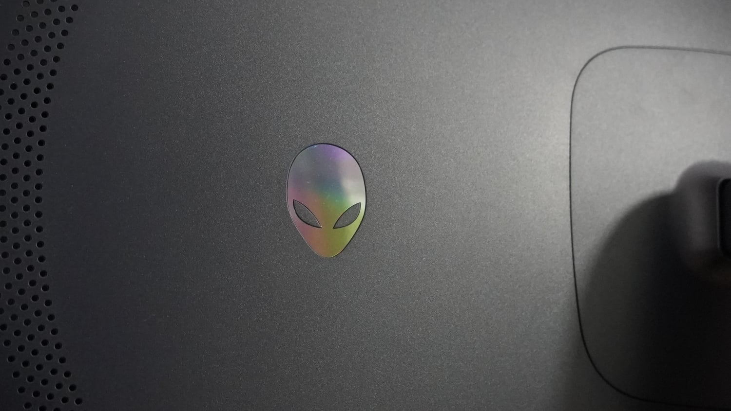 Alienware AW3225DM Gaming Monitor Review - 32-inch QHD 180Hz for $319