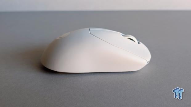 Alienware Pro Wireless Gaming Mouse Review - Lightweight Build, Fast 4K Polling 10