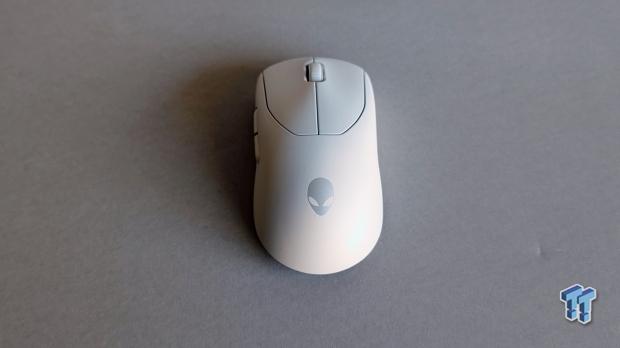 Alienware Pro Wireless Gaming Mouse Review - Lightweight Build, Fast 4K Polling 13