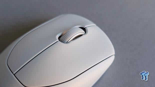 Alienware Pro Wireless Gaming Mouse Review - Lightweight Build, Fast 4K Polling 14