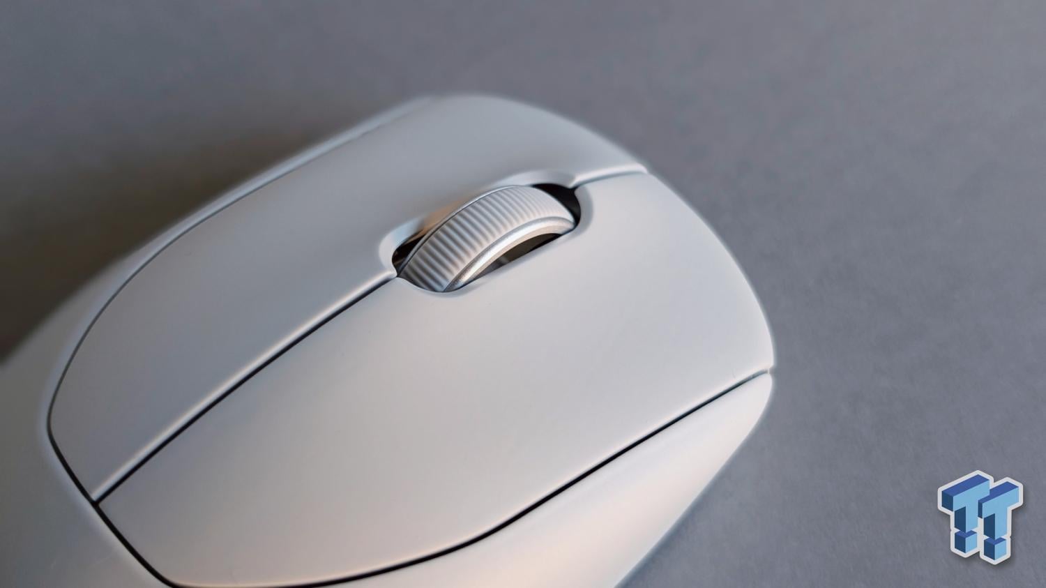 Alienware PRO Wireless Gaming Mouse 白 Amazon.com: Alienware Pro Wireless Gaming Mouse - 2.4GHz Gaming