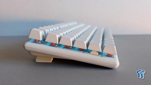 Alienware Pro Wireless Gaming Keyboard Review - Best-in-Class RGB meets Fantastic Performance 12