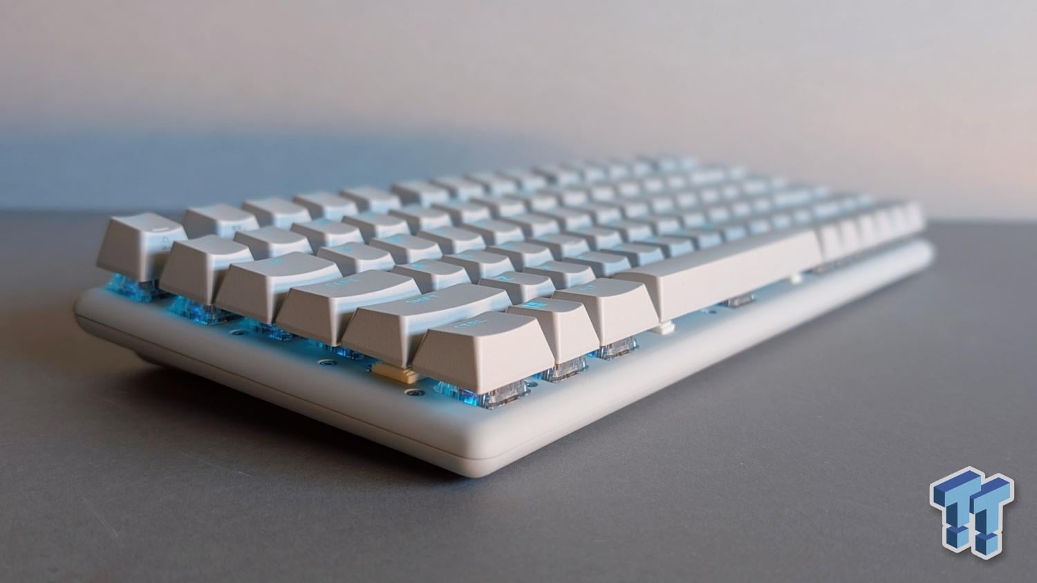 Alienware Pro Wireless Gaming Keyboard Review - Best-in-Class RGB meets ...