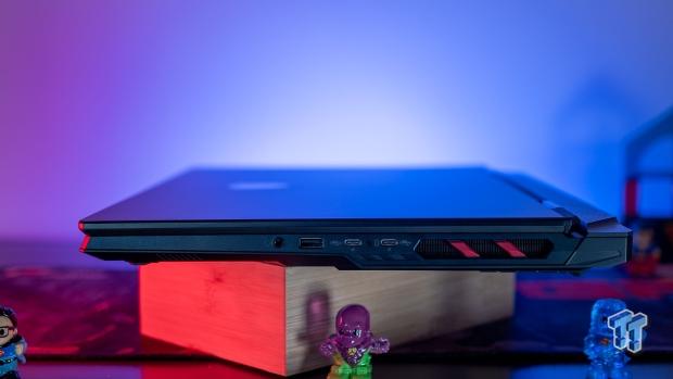MSI Raider A18 HX A9W (Ryzen 9 9955HX3D + RTX 5090) Gaming Laptop Review 13