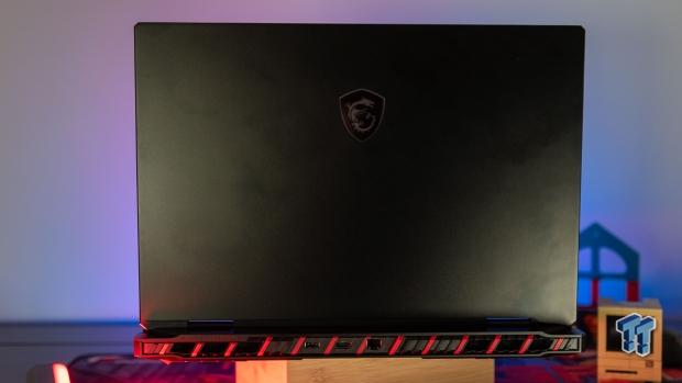 MSI Raider A18 HX A9W (Ryzen 9 9955HX3D + RTX 5090) Gaming Laptop Review 29