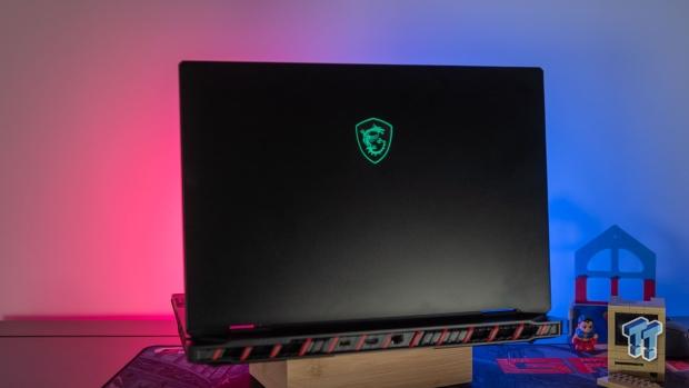 MSI Raider A18 HX A9W (Ryzen 9 9955HX3D + RTX 5090) Gaming Laptop Review 33