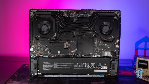 MSI Raider A18 HX A9W (Ryzen 9 9955HX3D + RTX 5090) Gaming Laptop Review 50