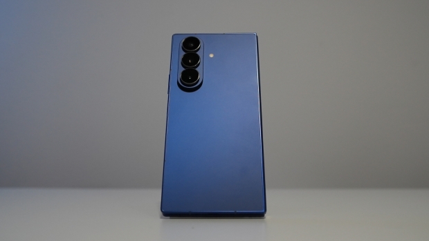 Samsung Galaxy Fold 7 Review - A $2000 Pocketable Two-in-One Smartphone-Tablet 26