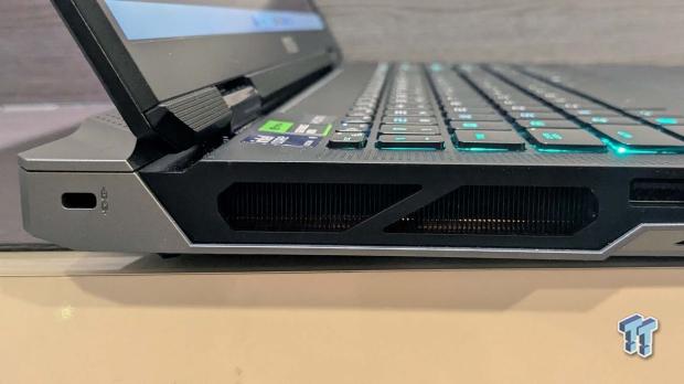 Intel Core Ultra 9 285HX vs. 285K CPUs Head-to-Head - Desktop Power in a Laptop Form Factor 03