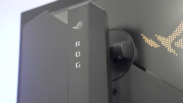 ASUS ROG Strix OLED XG27UCDMG Gaming Monitor Review - 4K 240Hz for $979 27