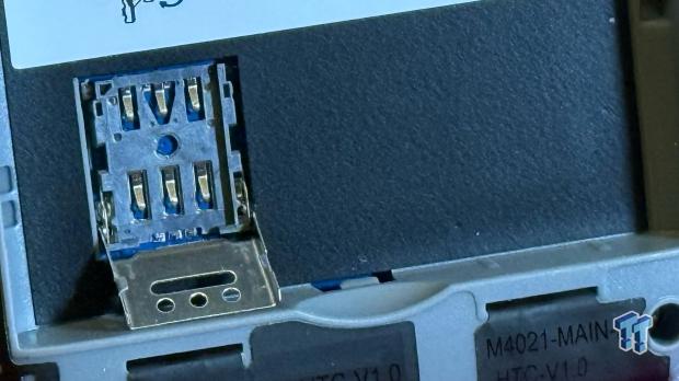 D-Link DWR-933M Wi-Fi 6 Mobile Hotspot Review - Cheap, But Not Fast 11