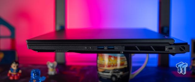 Acer Predator Helios 18 AI (Core Ultra 9 275HX + RTX 5090) Gaming Laptop Review 16
