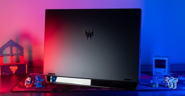 Acer Predator Helios 18 AI (Core Ultra 9 275HX + RTX 5090) Gaming Laptop Review 22