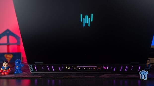 Acer Predator Helios 18 AI (Core Ultra 9 275HX + RTX 5090) Gaming Laptop Review 27