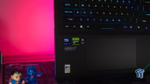 Acer Predator Helios 18 AI (Core Ultra 9 275HX + RTX 5090) Gaming Laptop Review 37