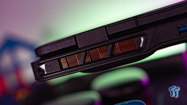 MSI Crosshair 16 HX AI (Core Ultra 9 275HX + RTX 5070) Gaming Laptop Review 15