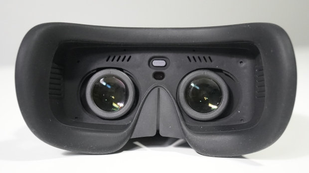 GOOVIS G3 MAX 3D HMD Review - Experience an IMAX-like Cinema in Your Living Room 51