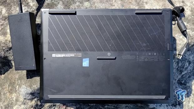 MSI Stealth A16 AI+ (Strix Point | RTX 5070 Ti) Laptop Review 19