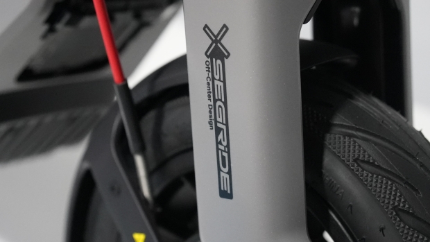 Segway Ninebot E3 Pro Review - Comfort, Range, and Tech in One Package 23